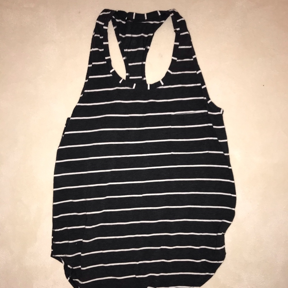 LULULEMON Razorback top